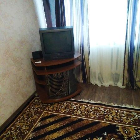 Двухкомнатная Квартира В Центре Okhtyrka エクステリア 写真