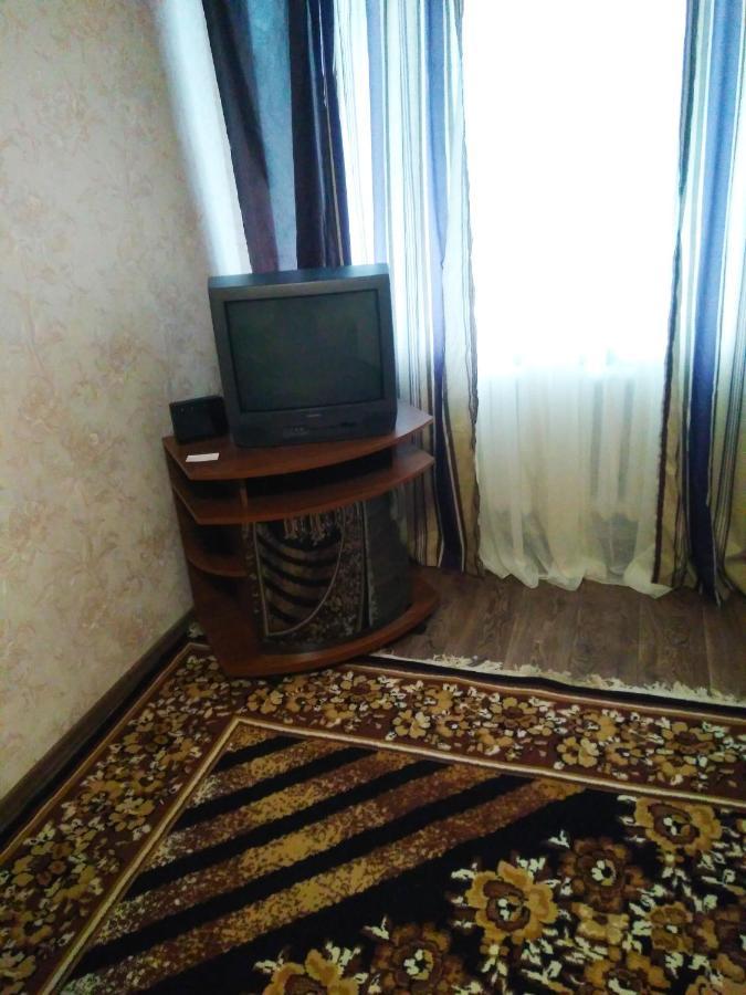 Двухкомнатная Квартира В Центре Okhtyrka エクステリア 写真