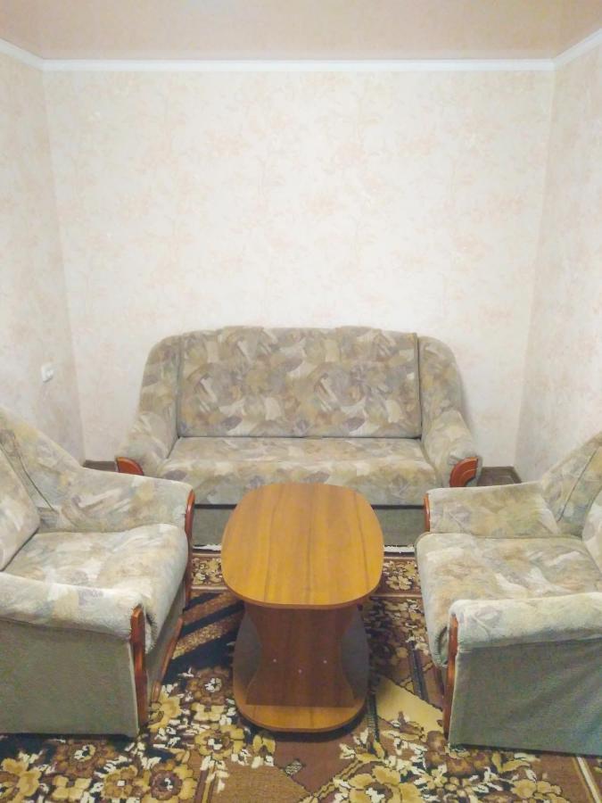 Двухкомнатная Квартира В Центре Okhtyrka エクステリア 写真